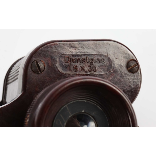 WW2 German RARE Wehrmacht Dienstglas 6x30 Bakelite Binoculars with Rigid Leather Carrying Case (Original) - Image 7